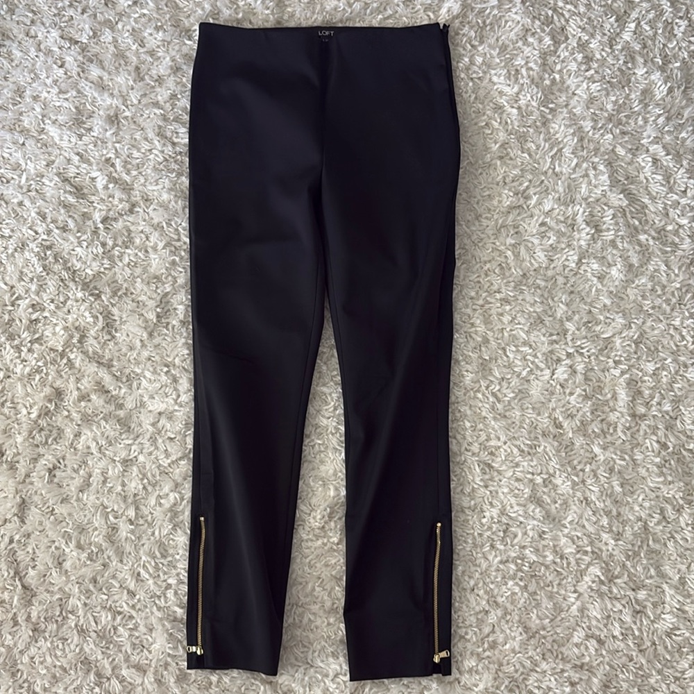 Loft Size 4 High rise Crop Dress Pant Black Gold Zipper